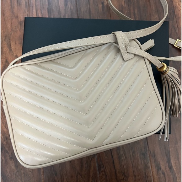 SAINT LAURENT
Lou Quilted Leather Camera Bag
DARK BEIGE, One Size - Picture 5 of 10